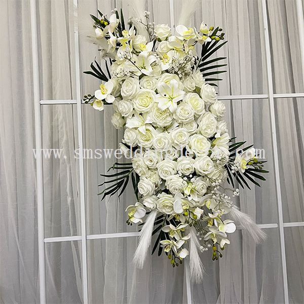wedding arch flowers arrangements