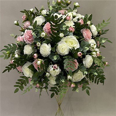 Весільні декорації зі штучних квітів