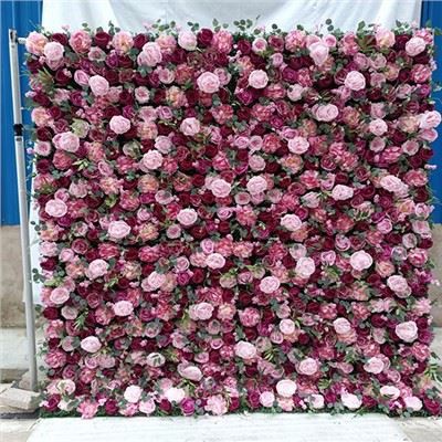 Яскраво-рожева квіткова стіна