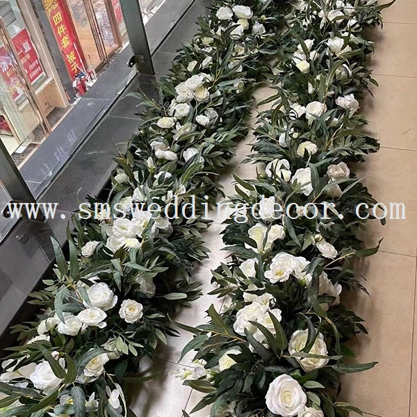 table runner greenery